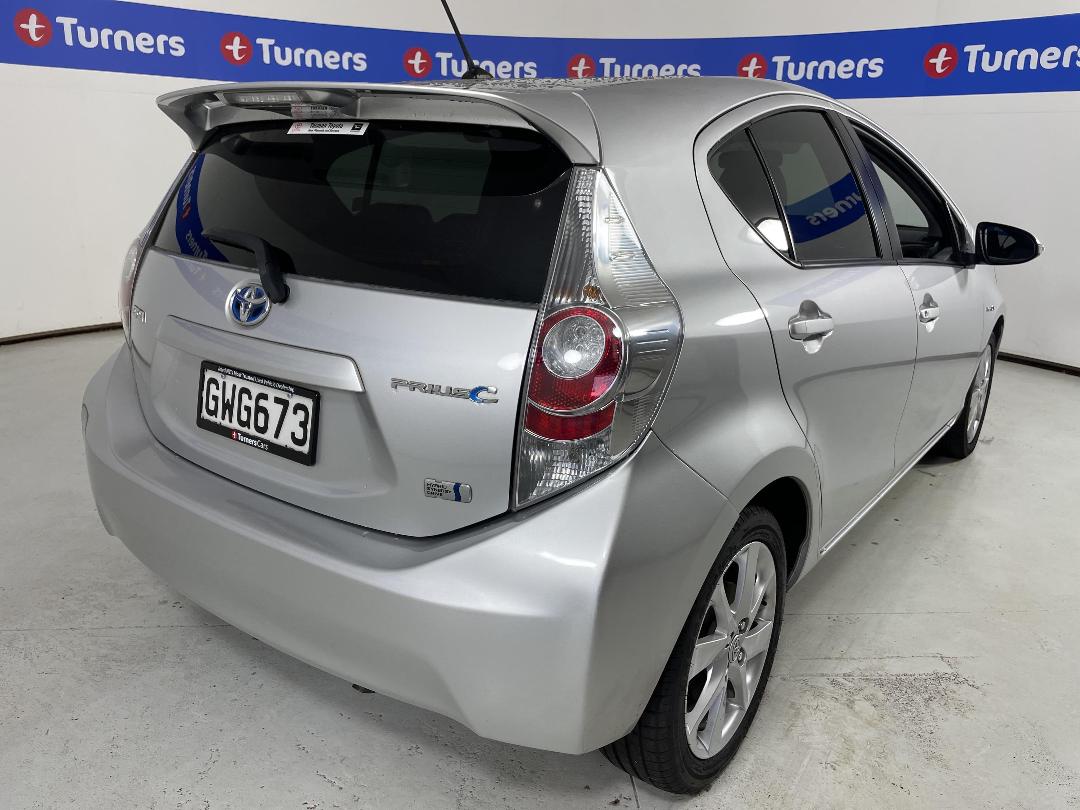 Photo '7' of Toyota Prius C