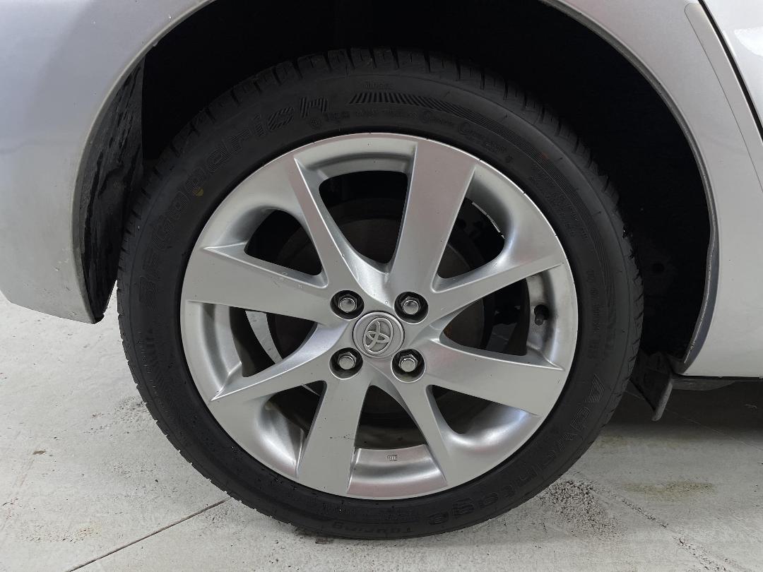 Photo '12' of Toyota Prius C