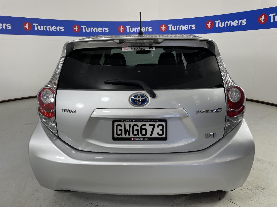 Photo '6' of Toyota Prius C