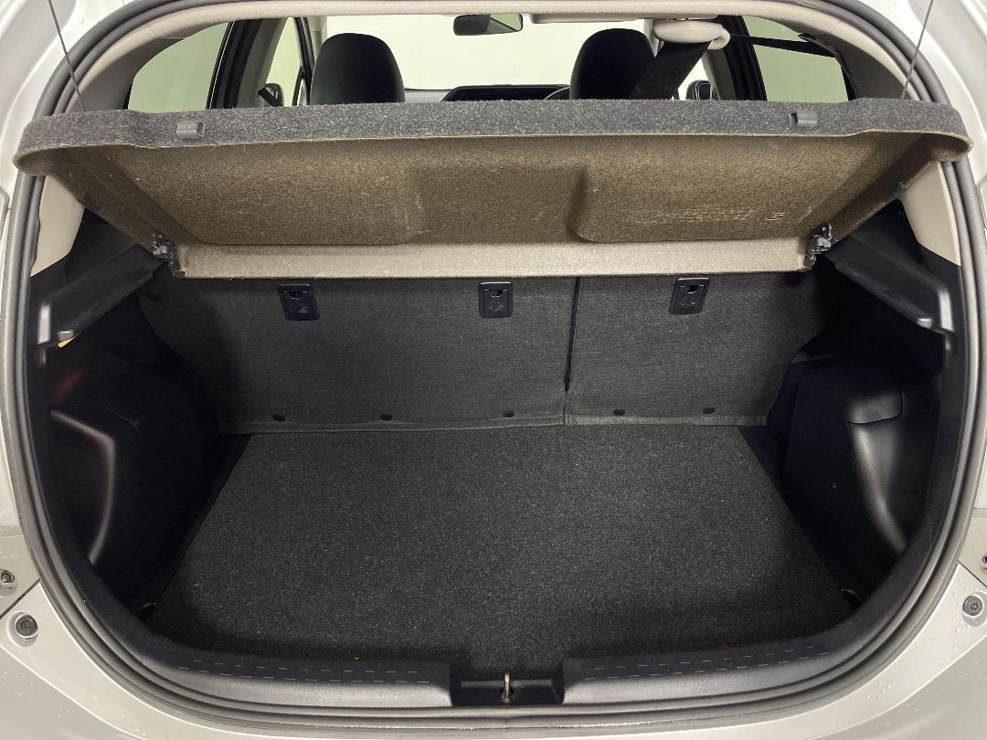 Photo '14' of Toyota Prius C