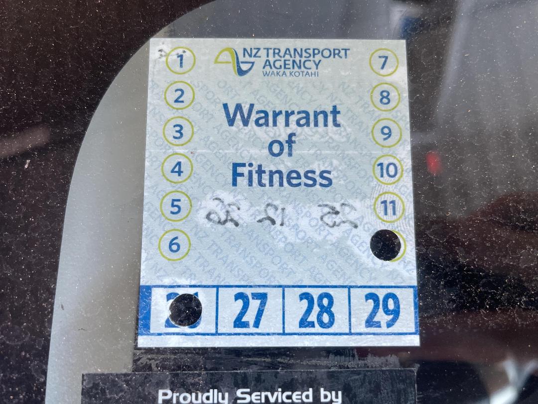 Photo '23' of Toyota Prius C