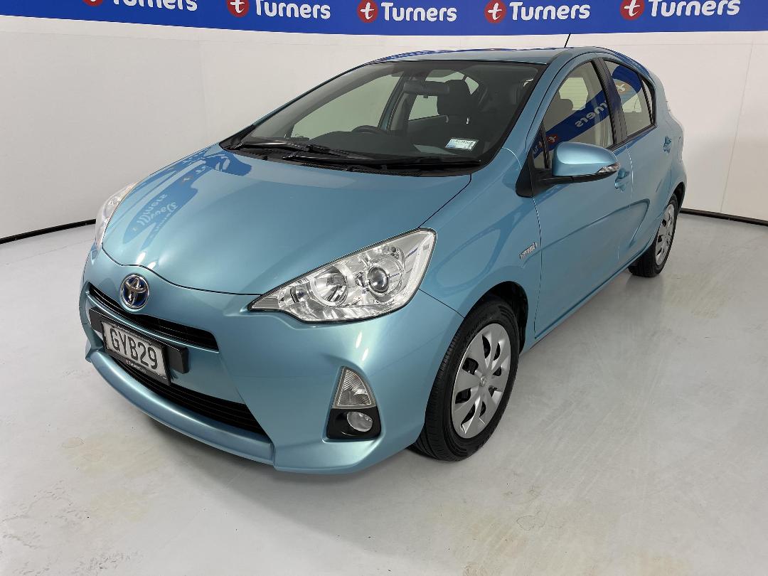 Photo '4' of Toyota Prius C