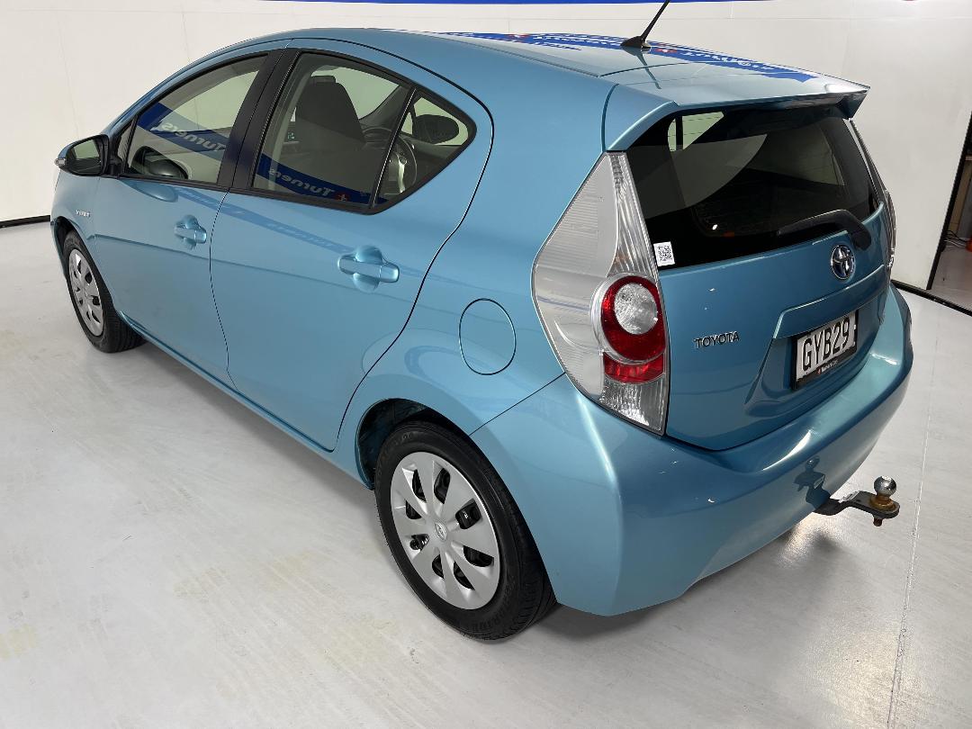 Photo '5' of Toyota Prius C