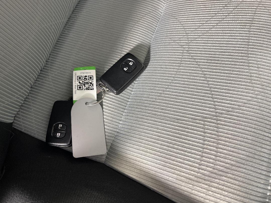 Photo '22' of Toyota Prius C