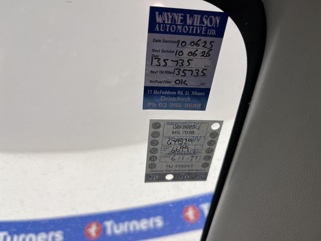 Photo '23' of Toyota Prius C