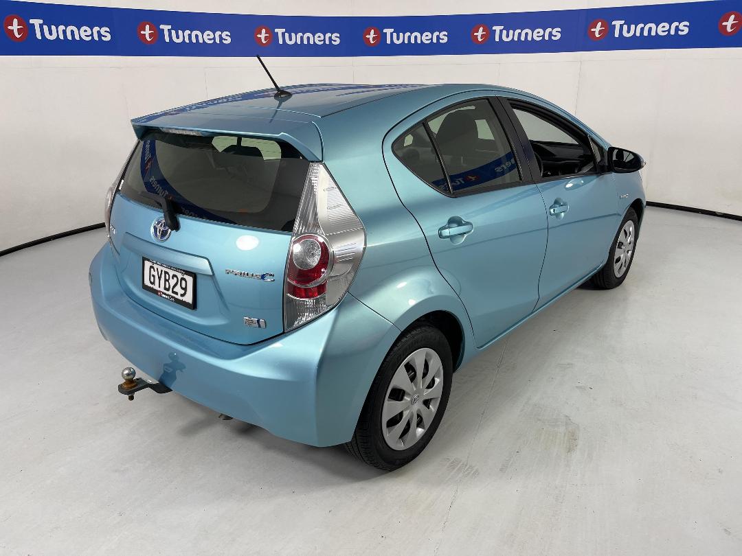Photo '7' of Toyota Prius C