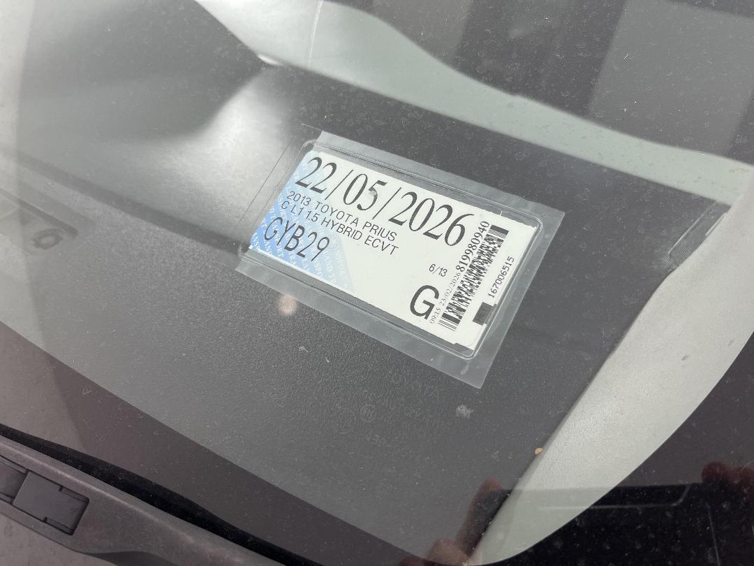 Photo '24' of Toyota Prius C