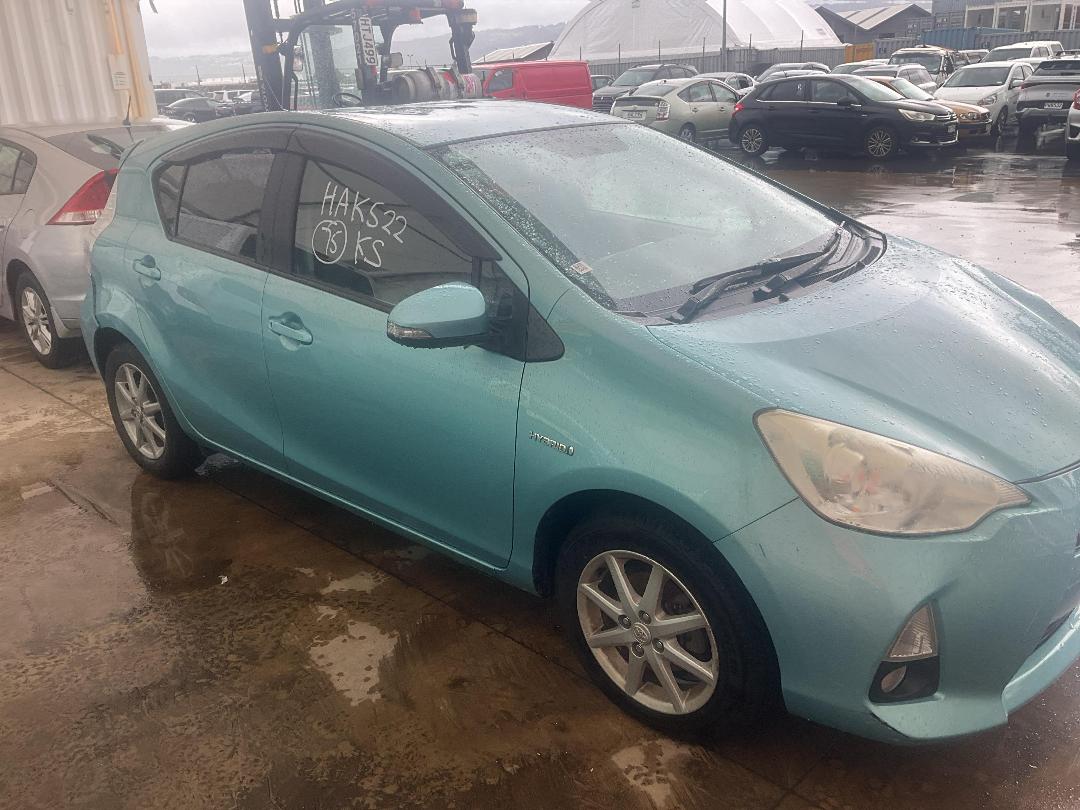 Photo '6' of Toyota Prius C Photo '6' of Toyota Prius C