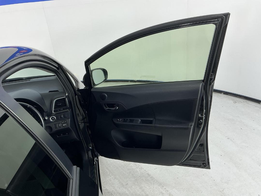 Photo '15' of Toyota Ractis