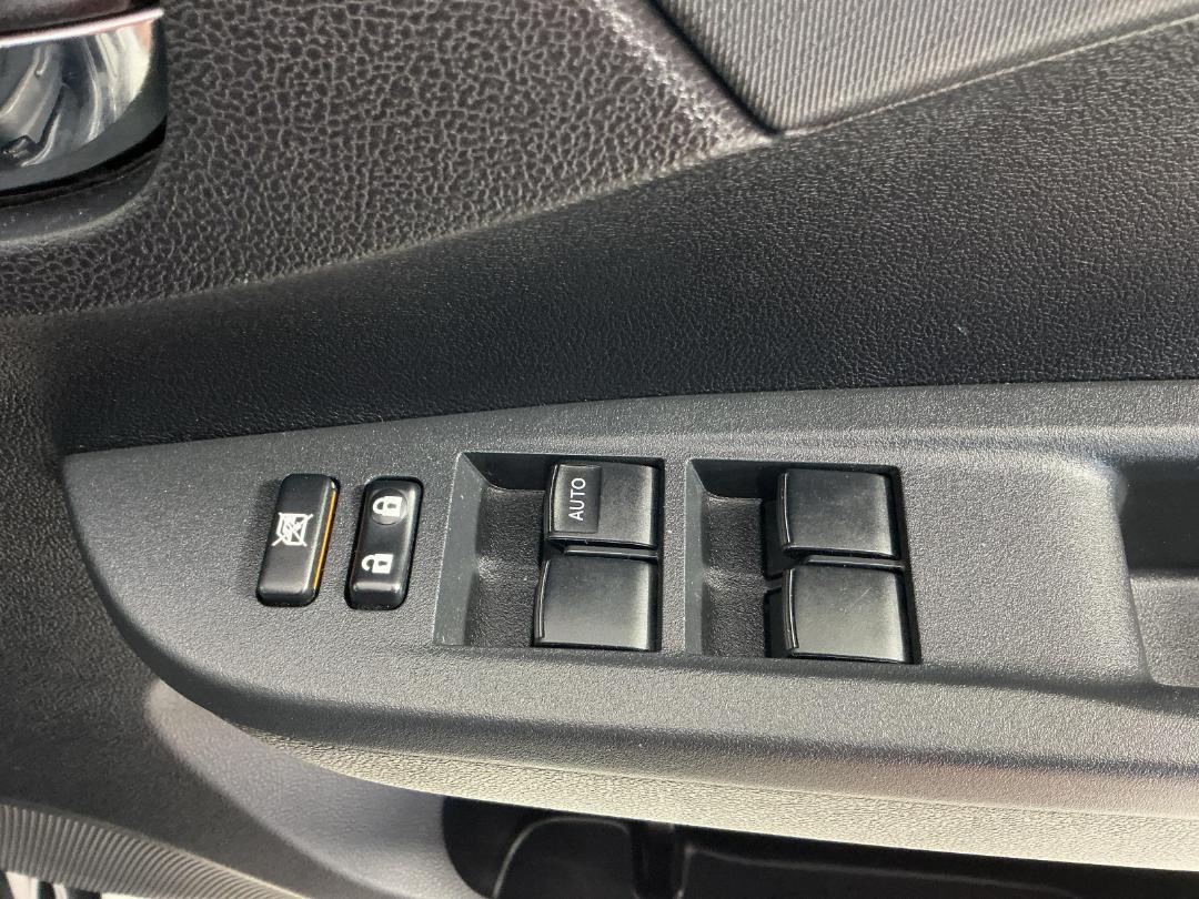 Photo '23' of Toyota Ractis