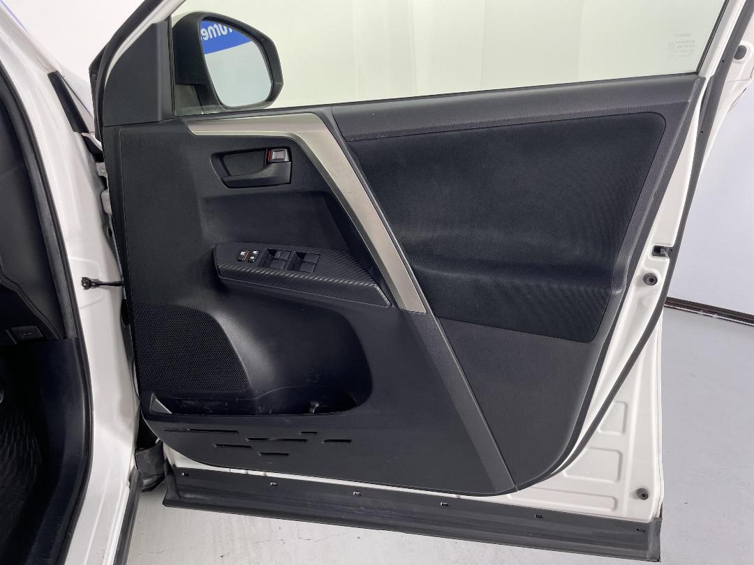 Photo '15' of Toyota Rav4