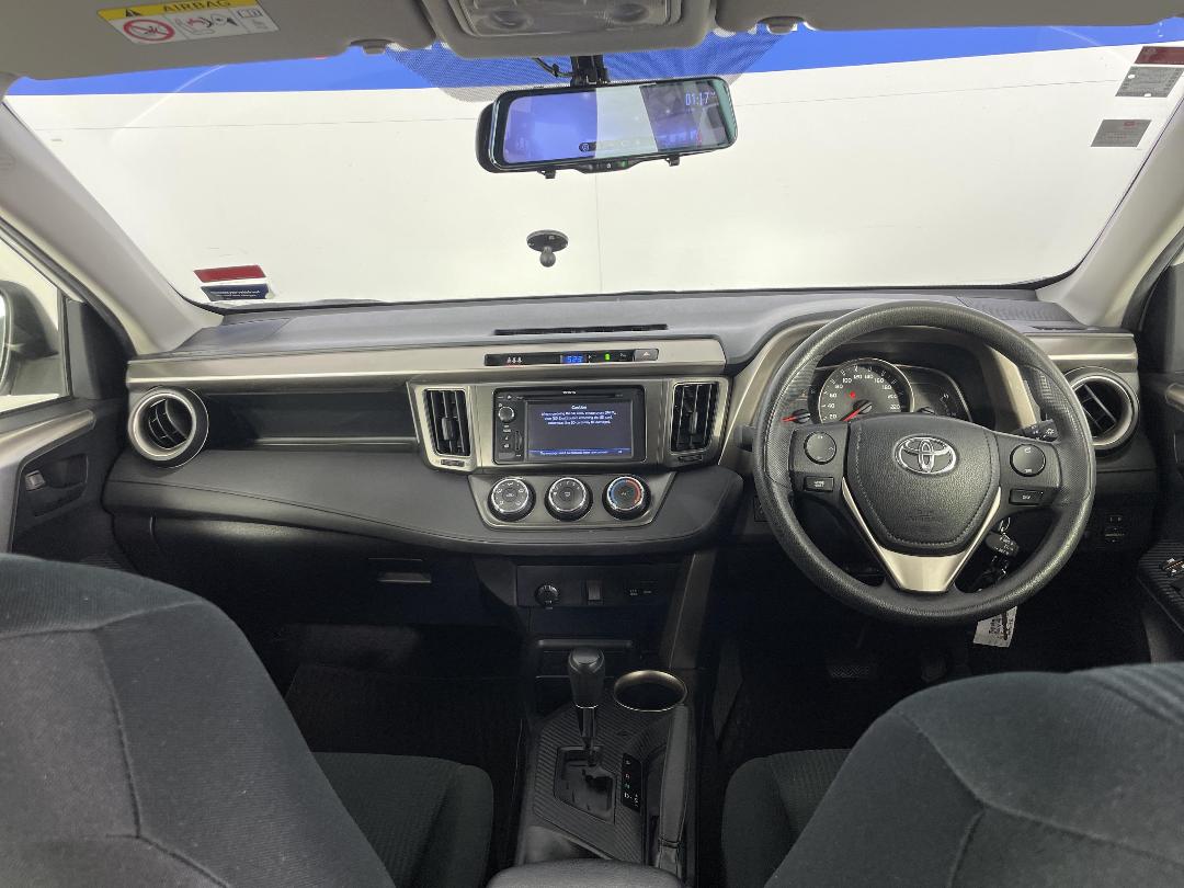 Photo '17' of Toyota Rav4