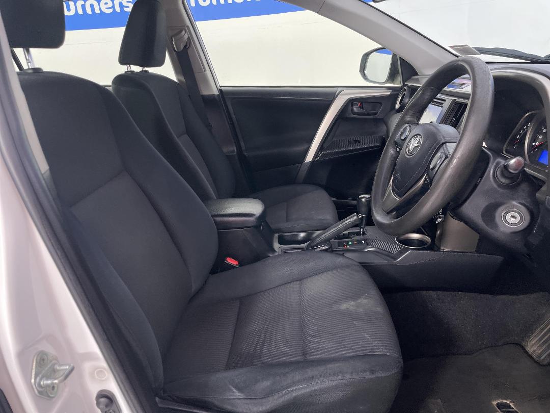 Photo '16' of Toyota Rav4 Photo '16' of Toyota Rav4