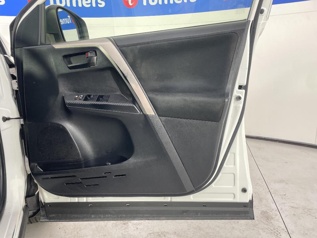 Photo '15' of Toyota Rav4 Photo '15' of Toyota Rav4