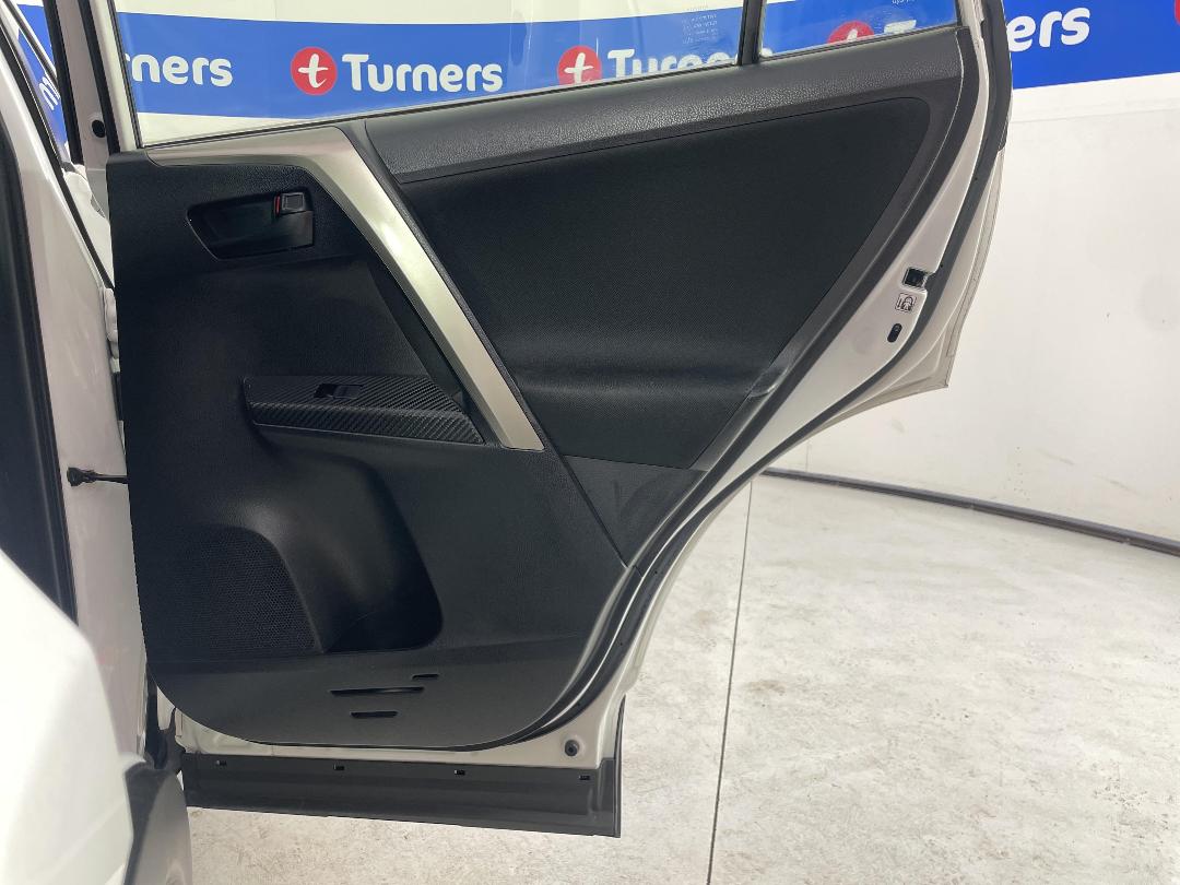 Photo '19' of Toyota Rav4 Photo '19' of Toyota Rav4