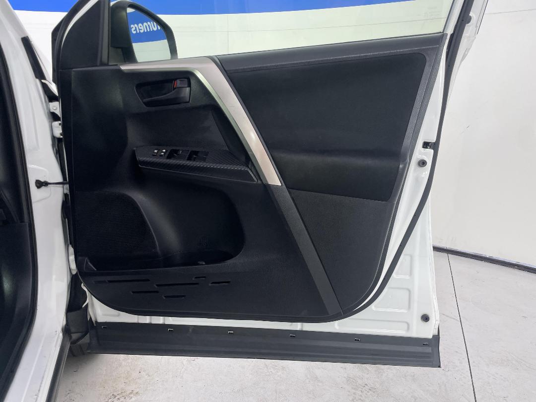 Photo '15' of Toyota Rav4 Photo '15' of Toyota Rav4