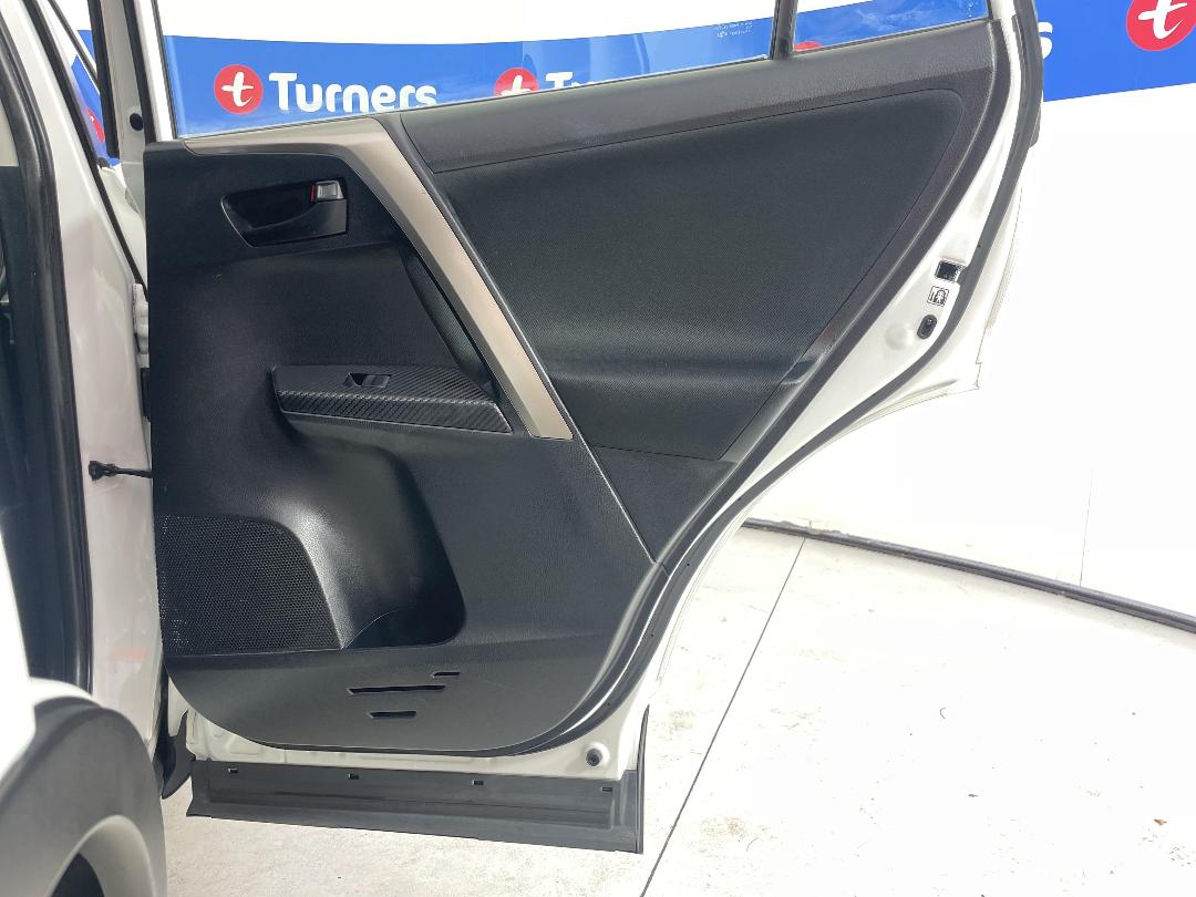 Photo '19' of Toyota Rav4 Photo '19' of Toyota Rav4