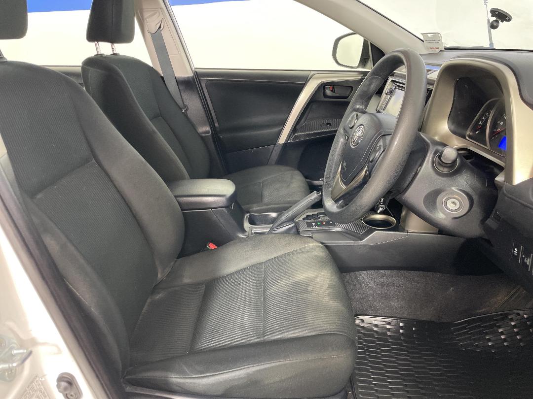 Photo '16' of Toyota Rav4 Photo '16' of Toyota Rav4