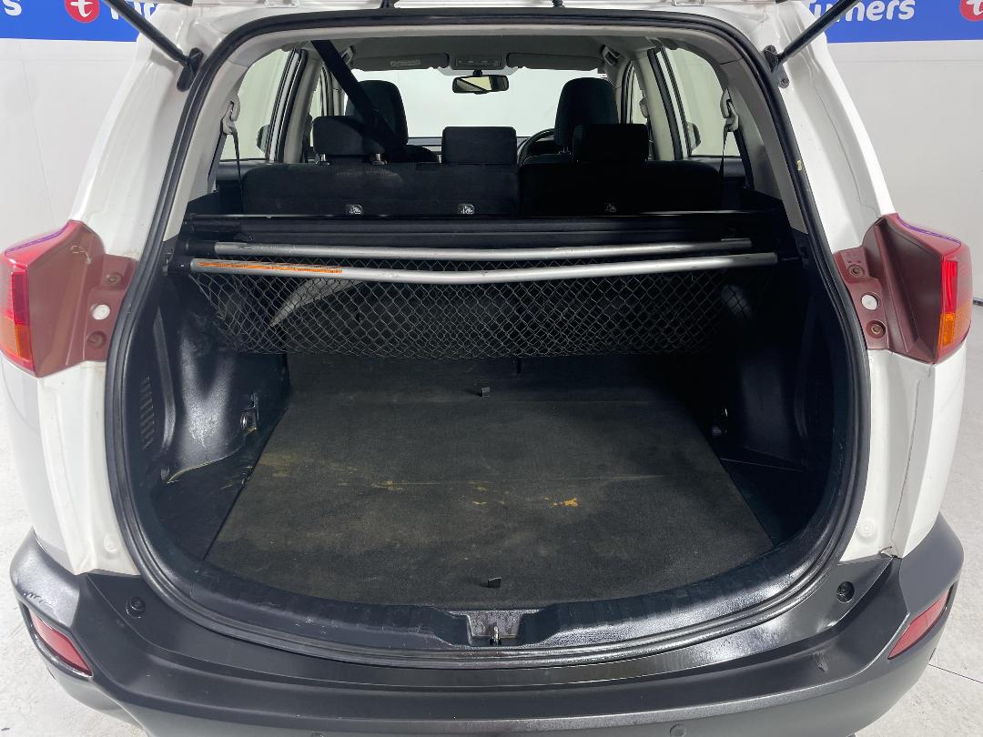 Photo '14' of Toyota Rav4