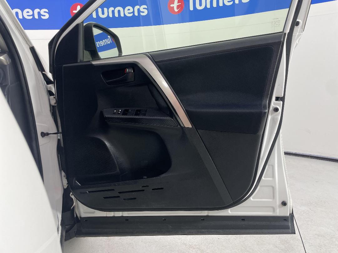 Photo '15' of Toyota Rav4