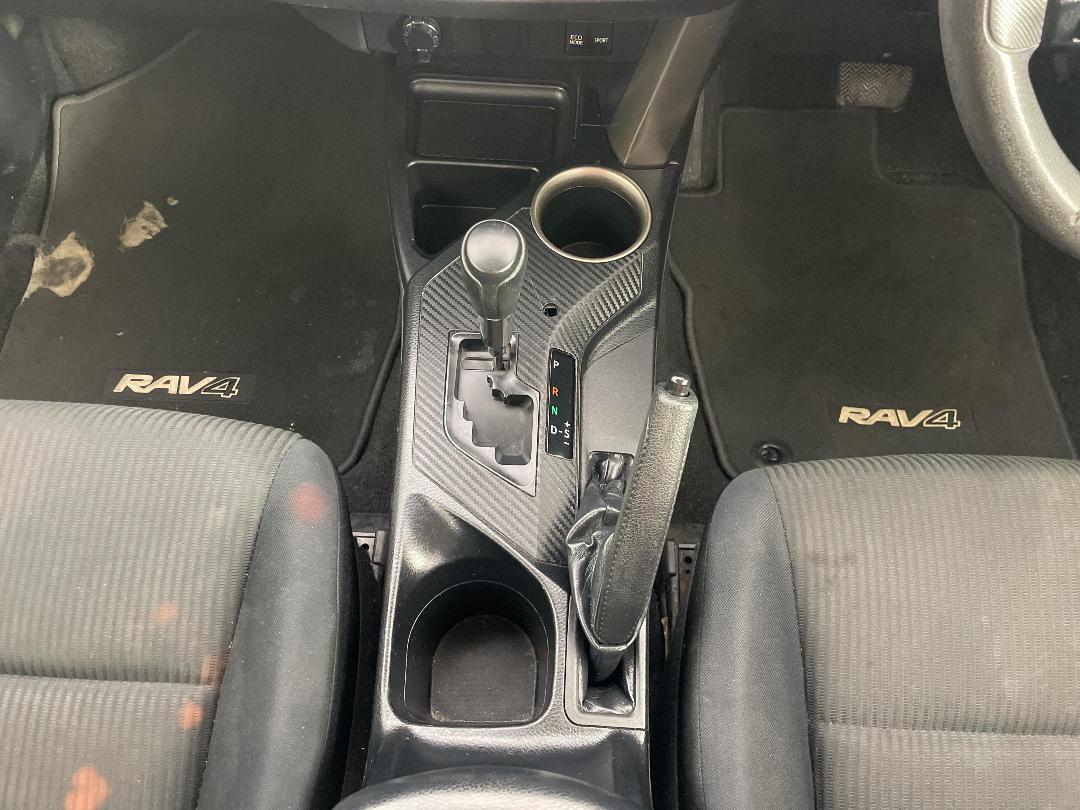 Photo '18' of Toyota Rav4