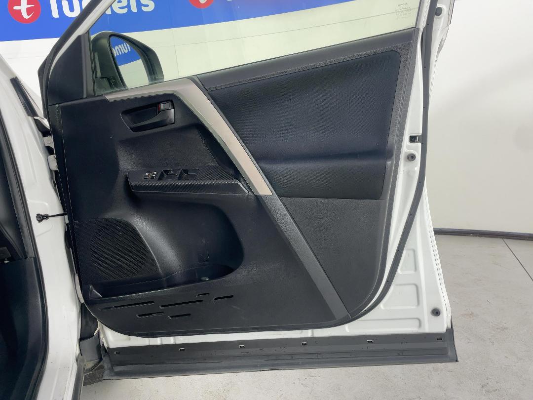 Photo '15' of Toyota Rav4