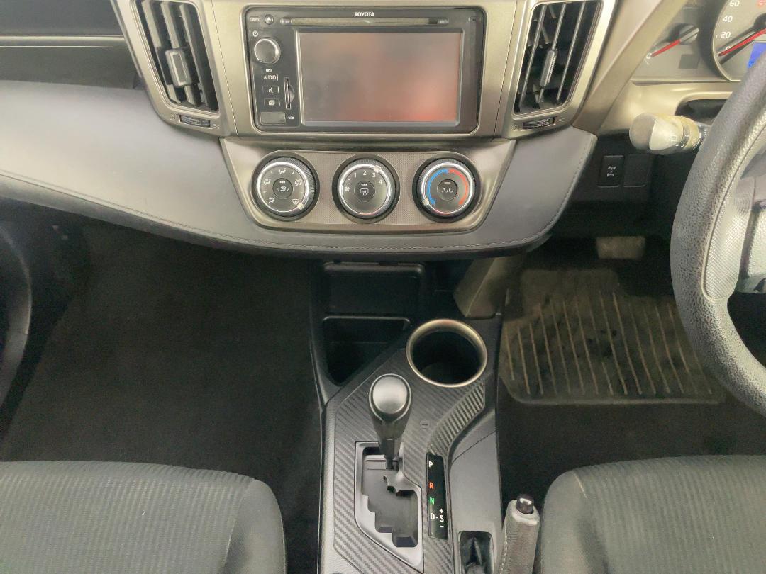 Photo '18' of Toyota Rav4