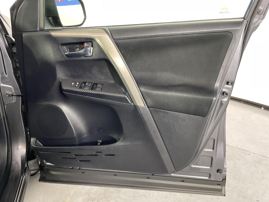 Photo '15' of Toyota Rav4 Photo '15' of Toyota Rav4