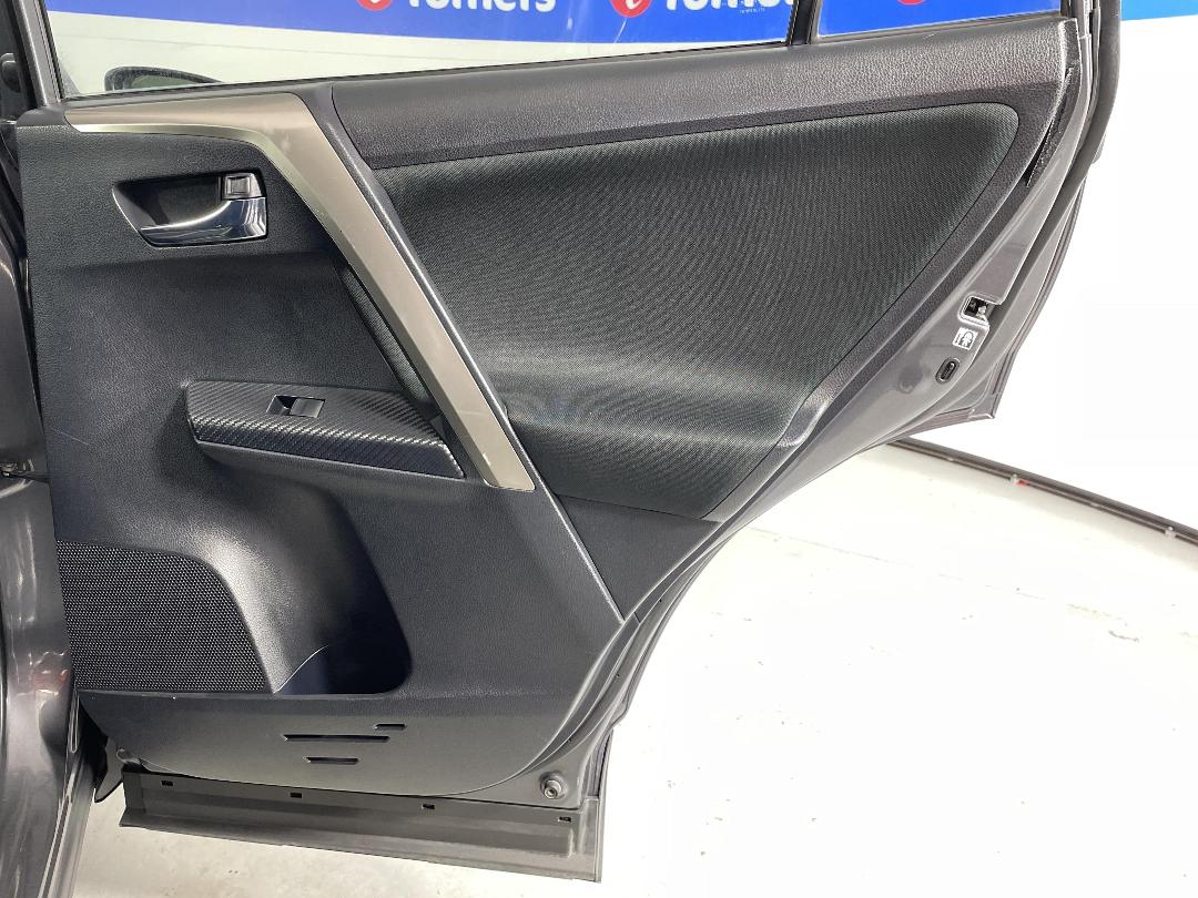 Photo '19' of Toyota Rav4 Photo '19' of Toyota Rav4