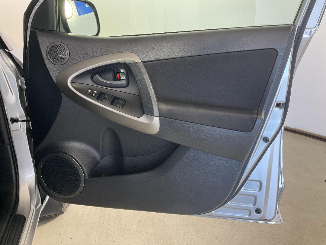 Photo '15' of Toyota Rav4 Photo '15' of Toyota Rav4