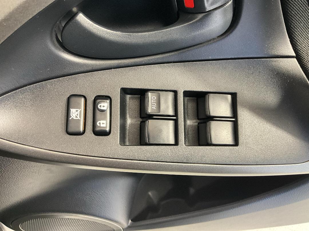 Photo '30' of Toyota Rav4 Photo '30' of Toyota Rav4