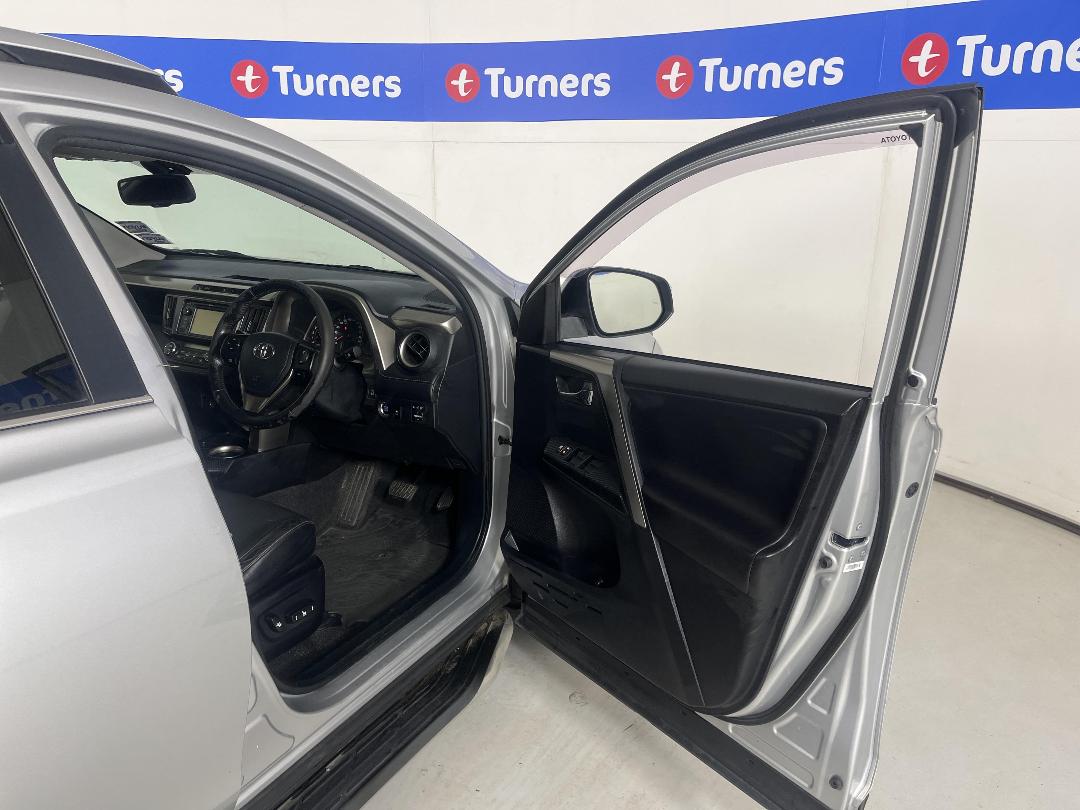 Photo '15' of Toyota Rav4 Photo '15' of Toyota Rav4