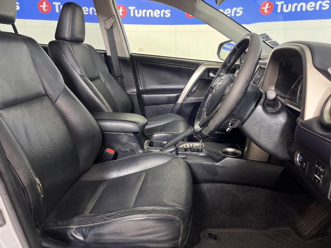 Photo '16' of Toyota Rav4 Photo '16' of Toyota Rav4