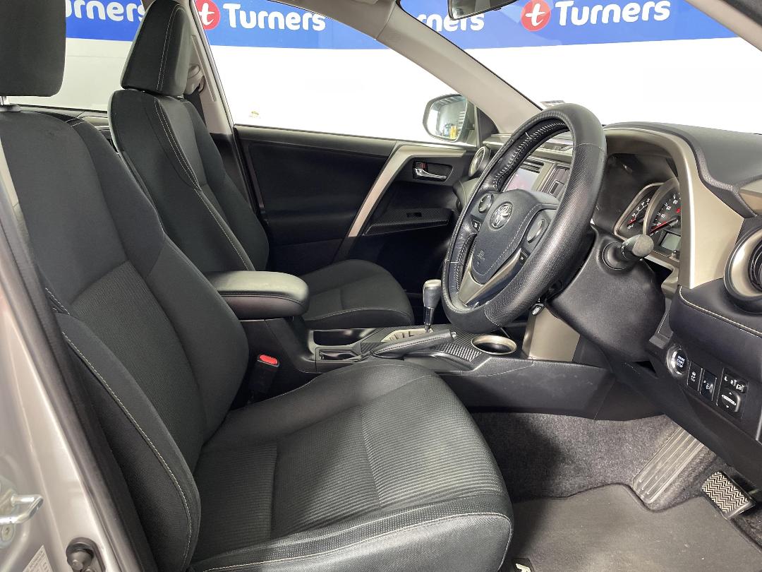 Photo '16' of Toyota Rav4 Photo '16' of Toyota Rav4