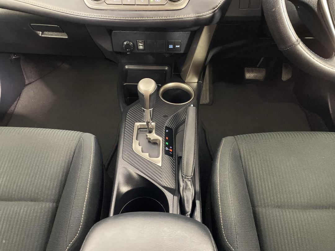 Photo '18' of Toyota Rav4 Photo '18' of Toyota Rav4