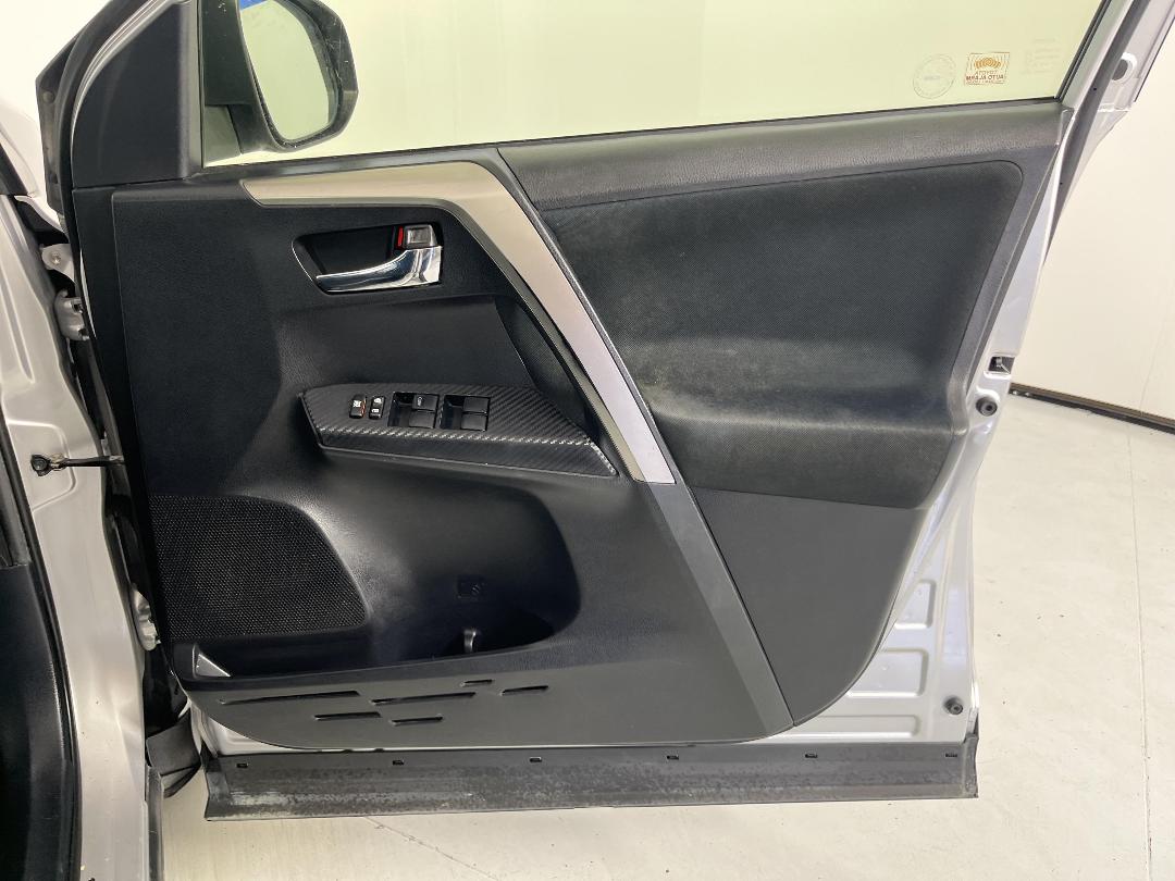 Photo '15' of Toyota Rav4 Photo '15' of Toyota Rav4