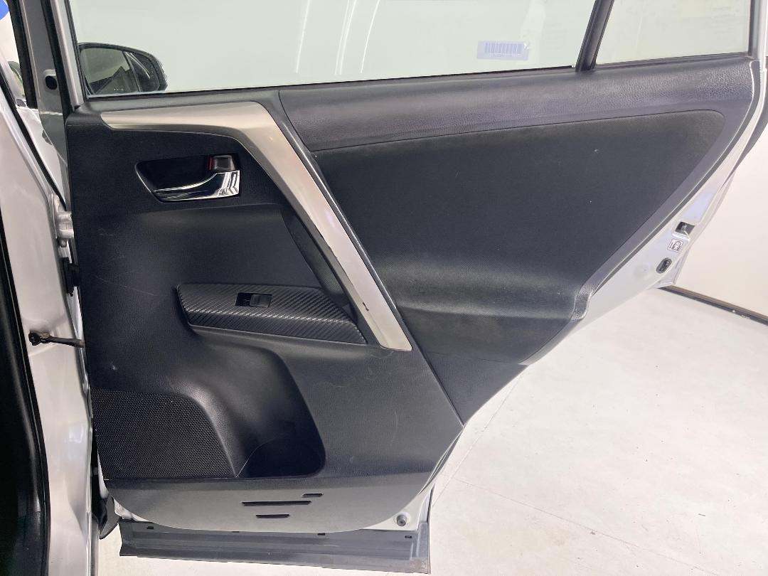 Photo '19' of Toyota Rav4 Photo '19' of Toyota Rav4