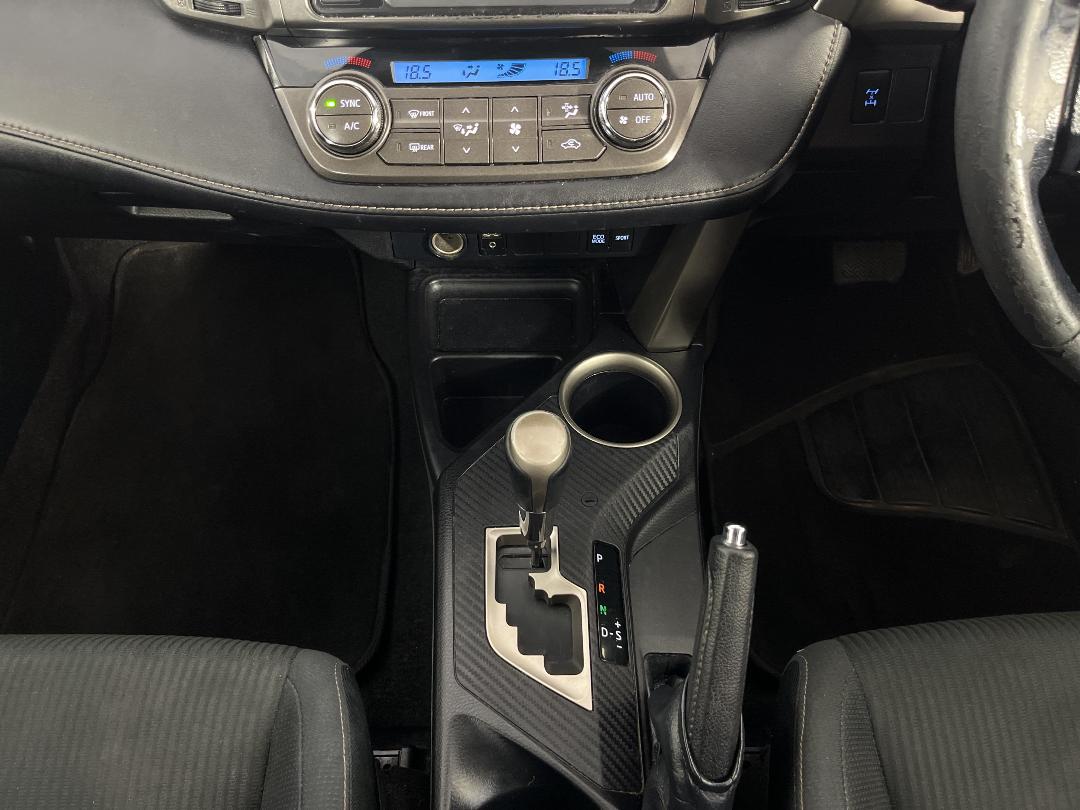 Photo '18' of Toyota Rav4 Photo '18' of Toyota Rav4