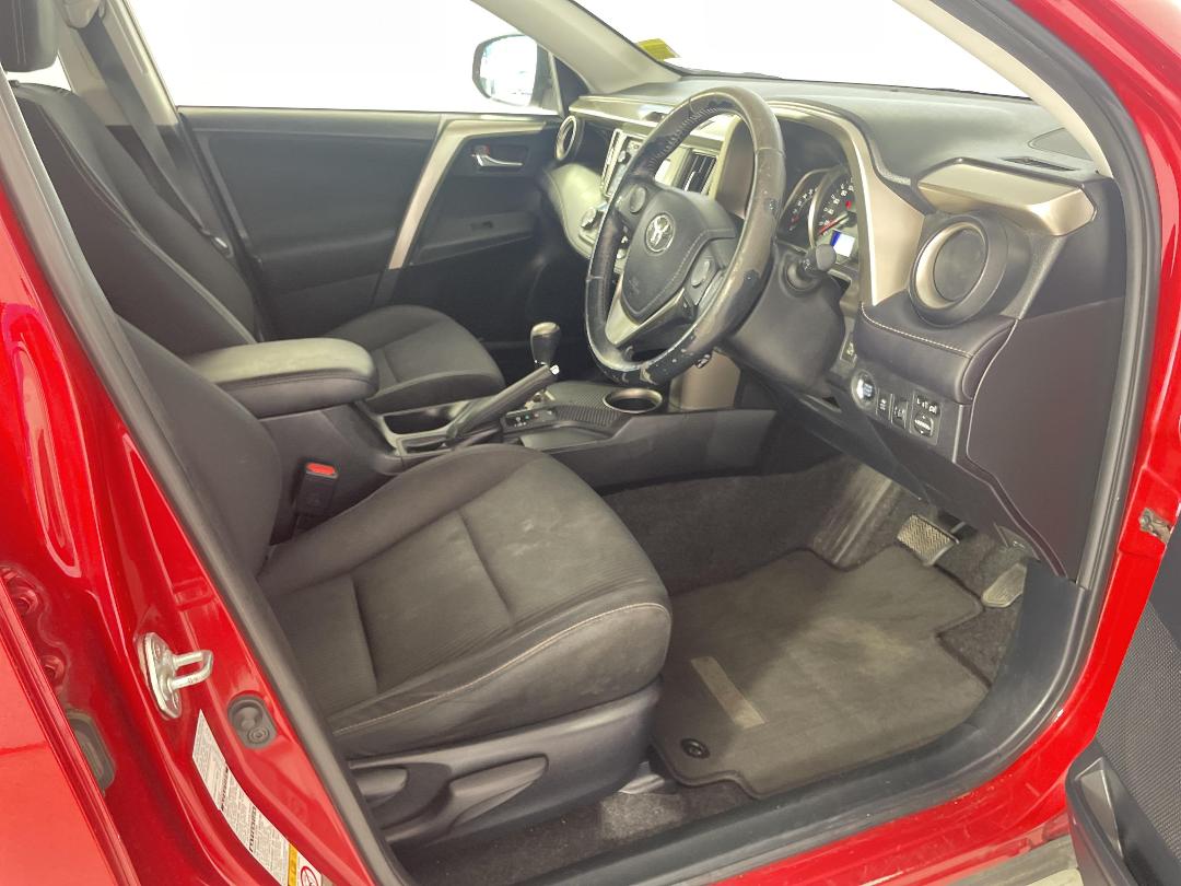 Photo '16' of Toyota Rav4