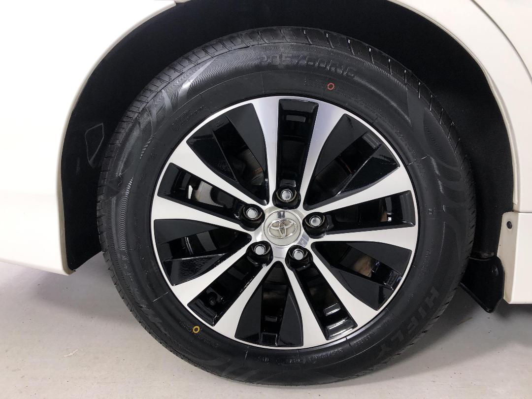 Photo '12' of Toyota SAI