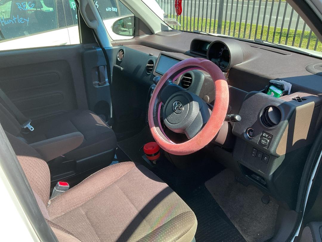 Photo '14' of Toyota Spade Photo '14' of Toyota Spade