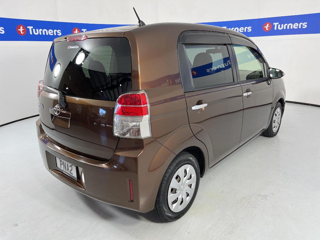 Photo '7' of Toyota Spade