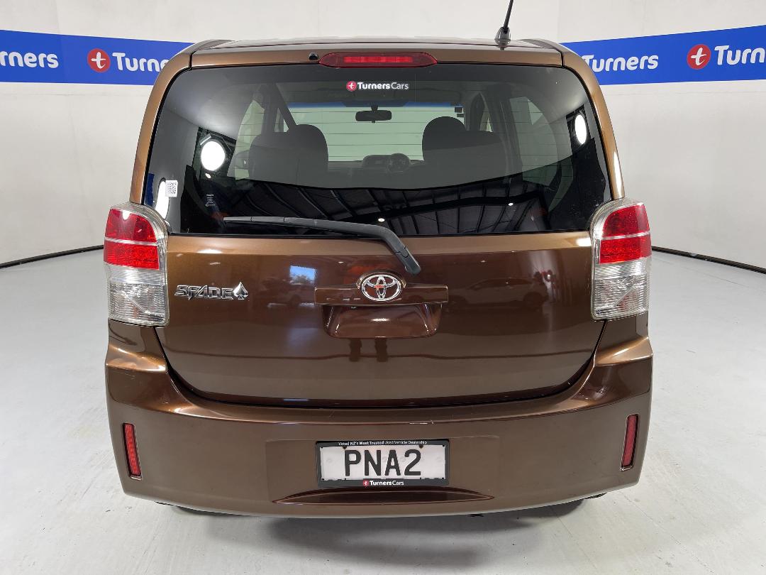 Photo '6' of Toyota Spade