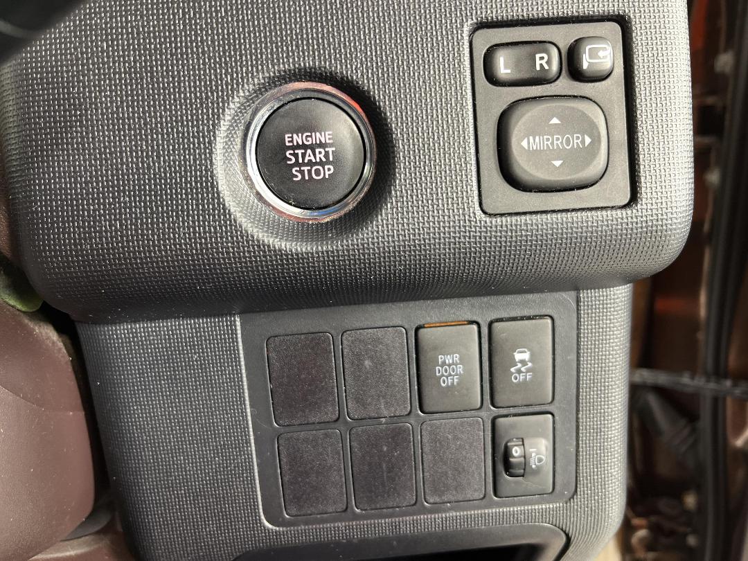 Photo '26' of Toyota Spade