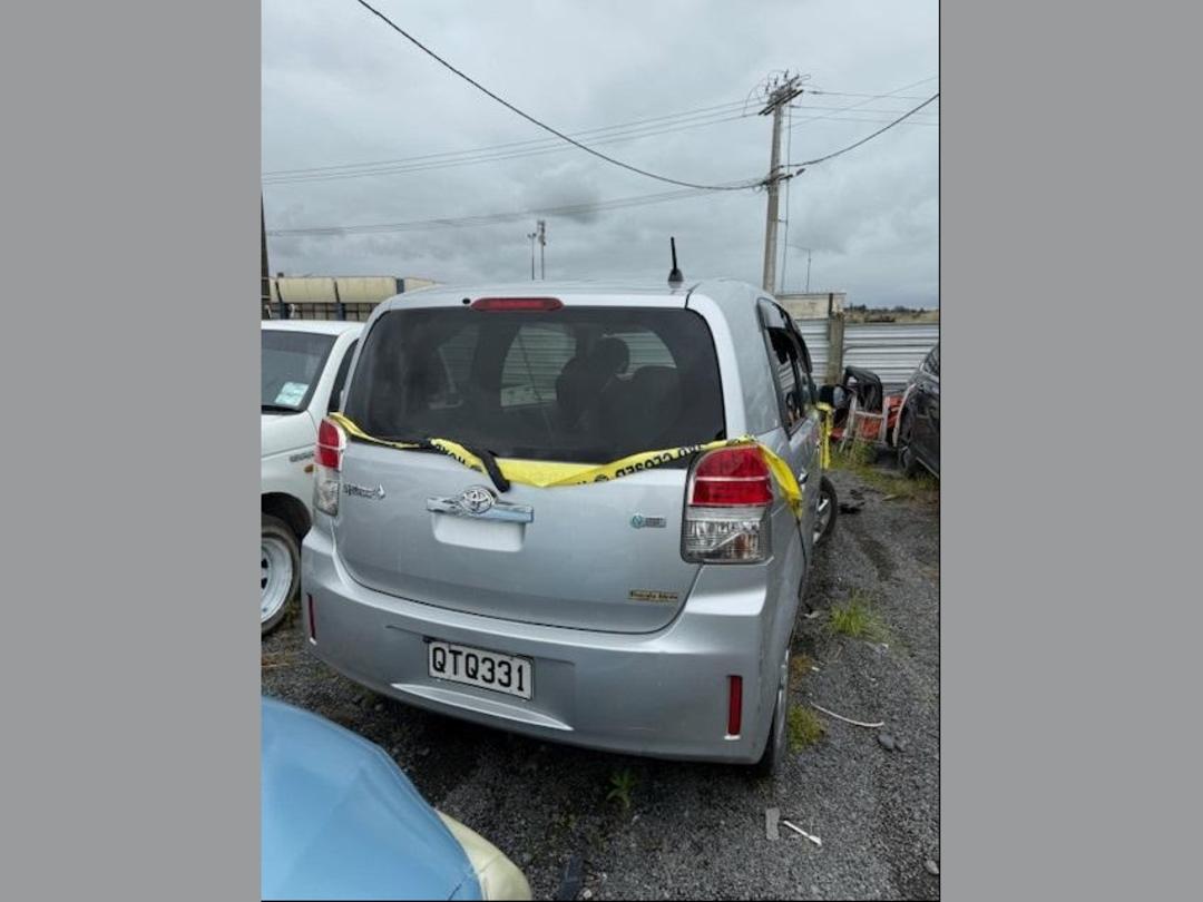 Photo '4' of Toyota Spade