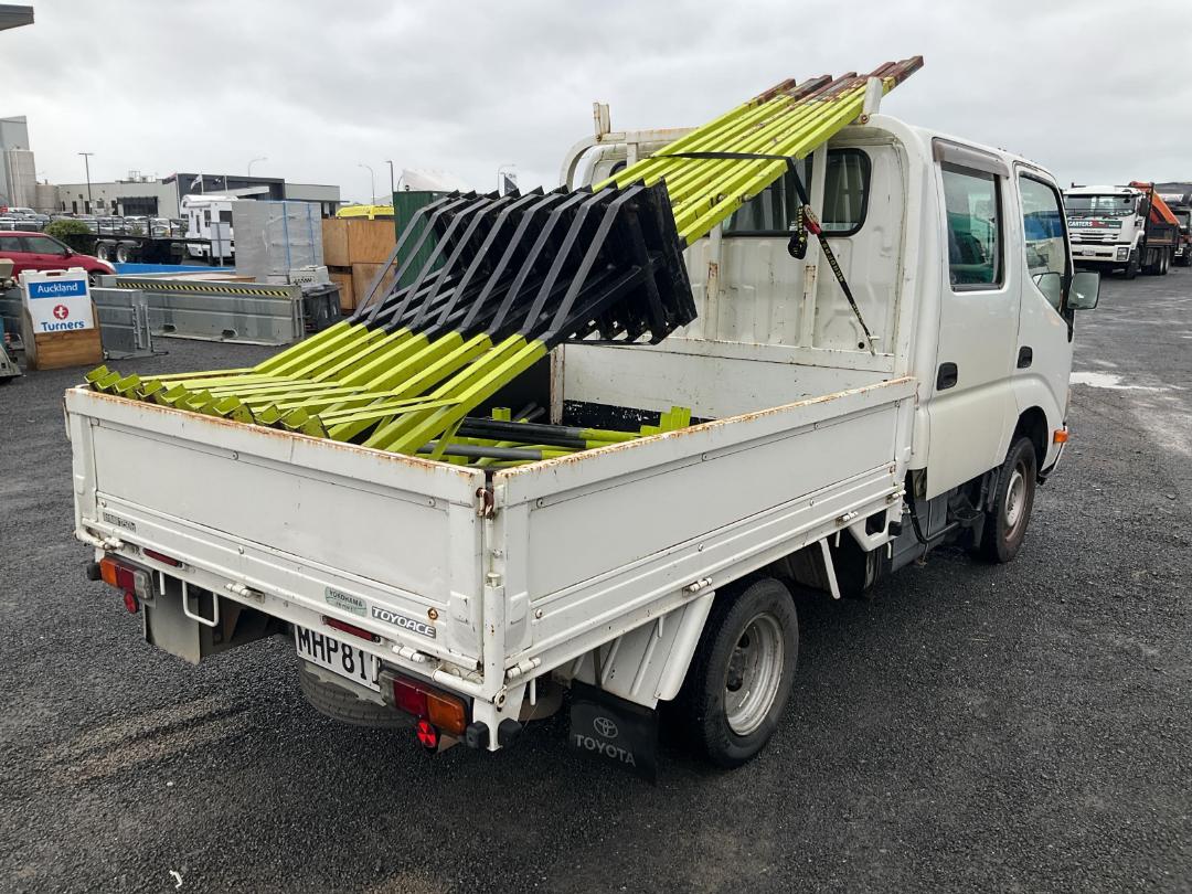 Photo '4' of Toyota Toyoace Double Cab - Flat Deck Photo '4' of Toyota Toyoace Double Cab - Flat Deck