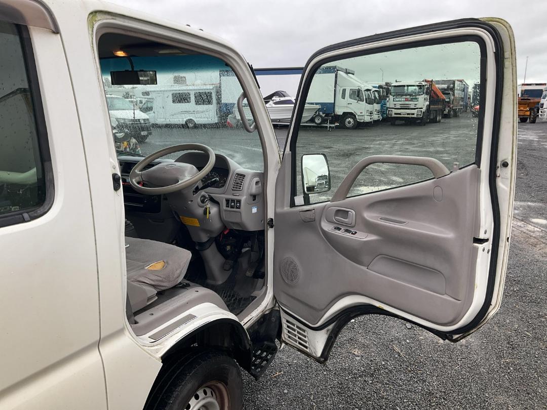 Photo '11' of Toyota Toyoace Double Cab - Flat Deck Photo '11' of Toyota Toyoace Double Cab - Flat Deck