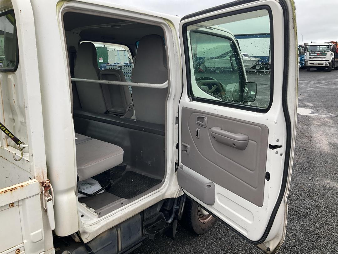 Photo '17' of Toyota Toyoace Double Cab - Flat Deck Photo '17' of Toyota Toyoace Double Cab - Flat Deck
