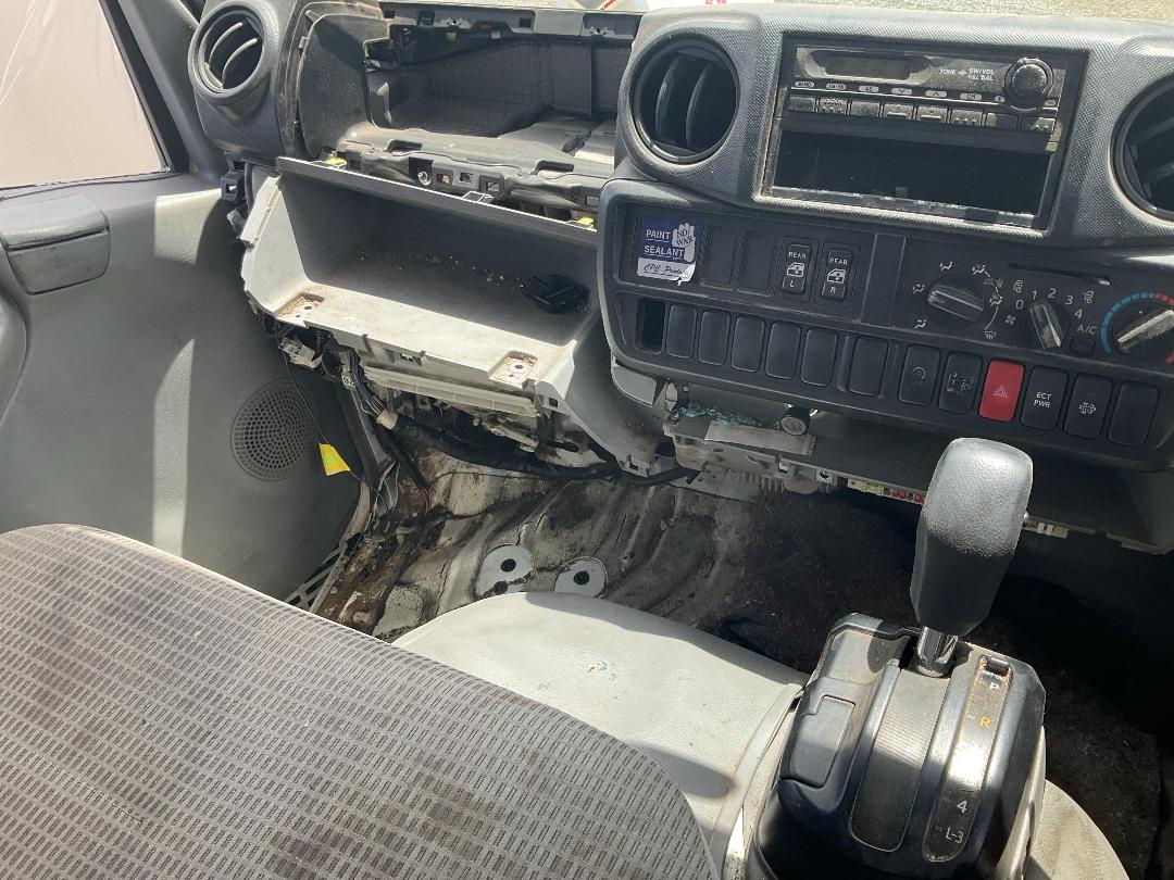 Photo '42' of Toyota Toyoace Flat Deck