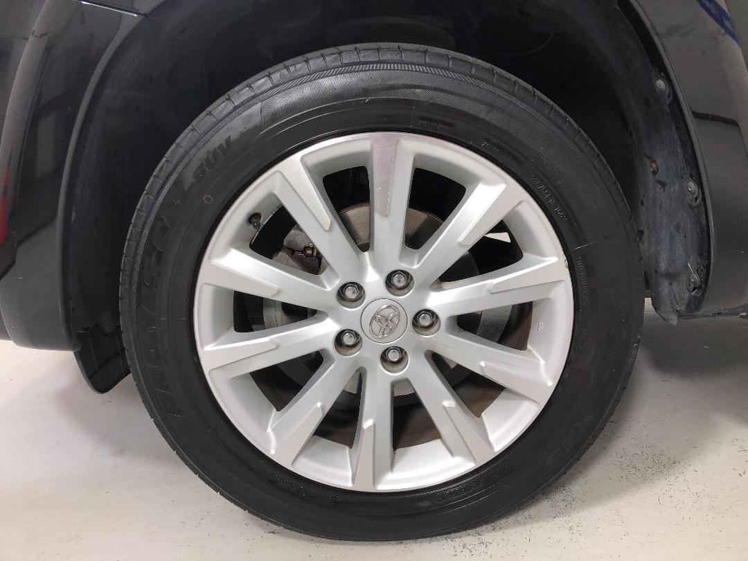 Photo '10' of Toyota Vanguard Photo '10' of Toyota Vanguard